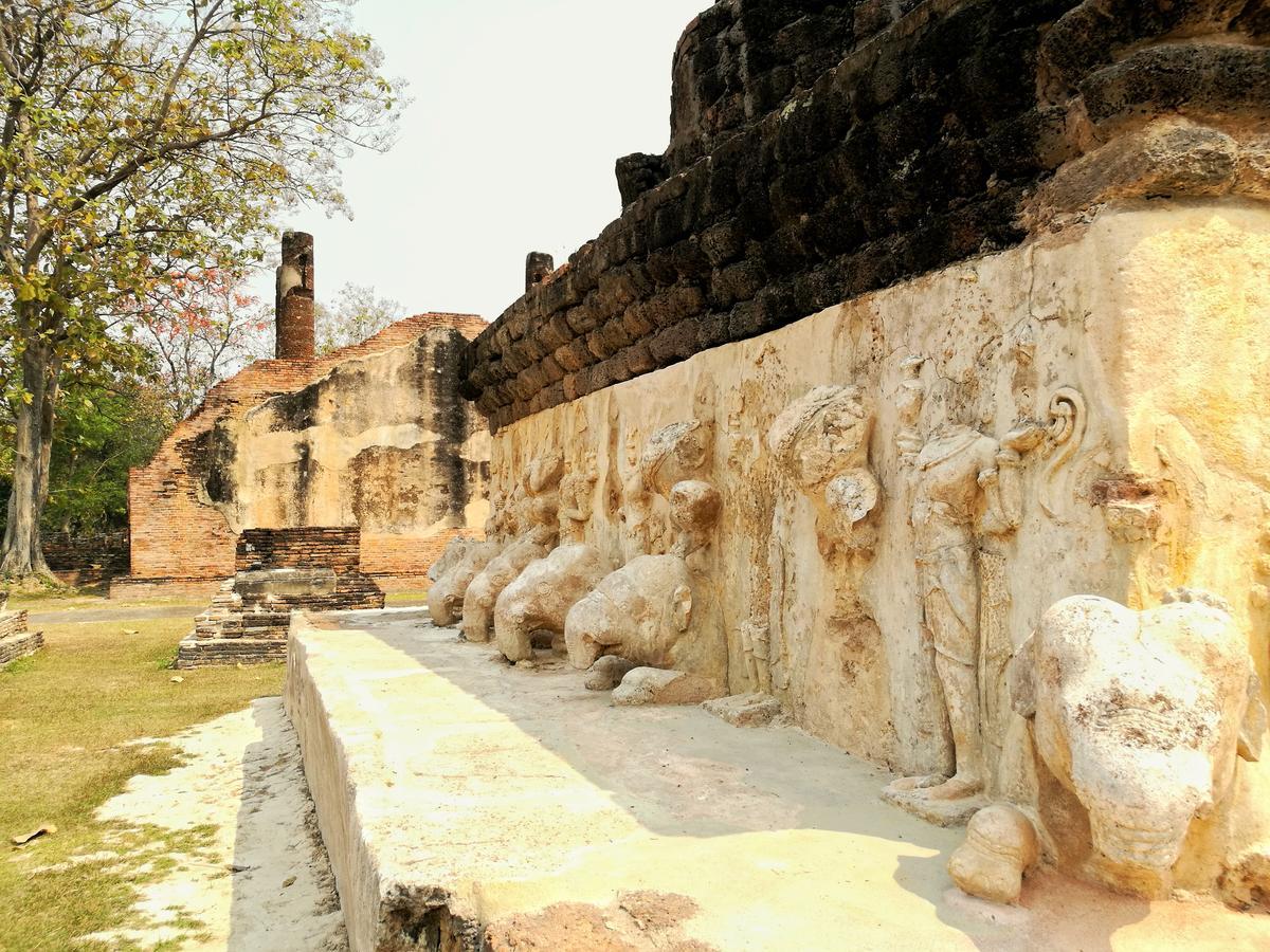 Sukhothai Cozy Hostel And Dorm Экстерьер фото